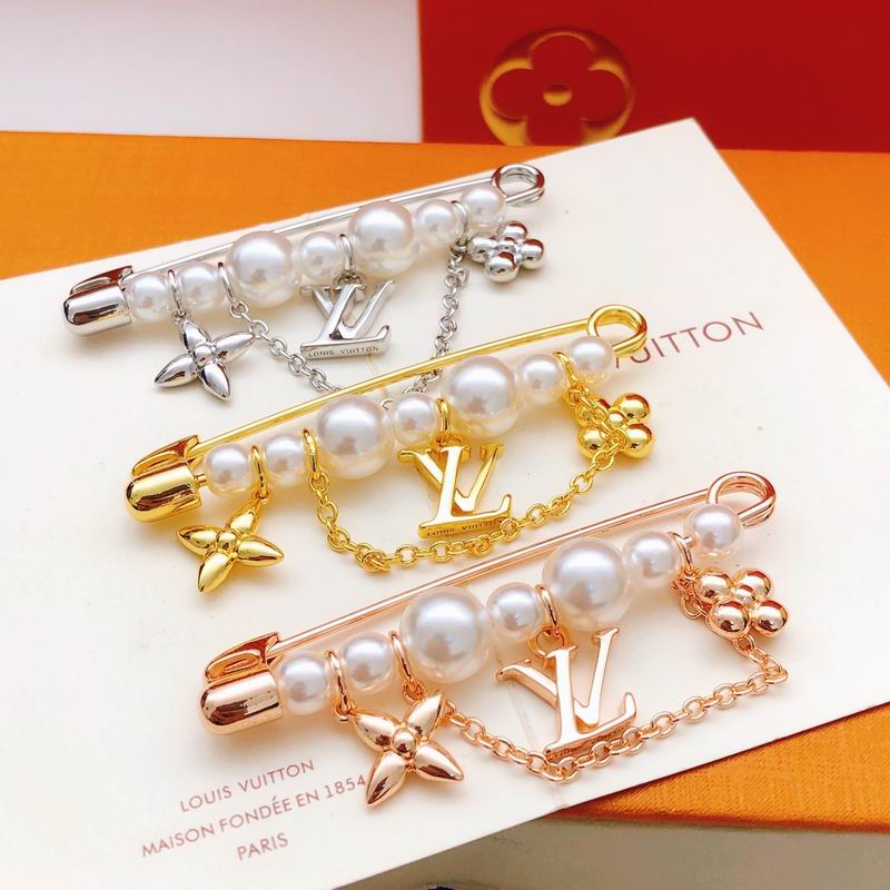 LV Brooch 12yxx18